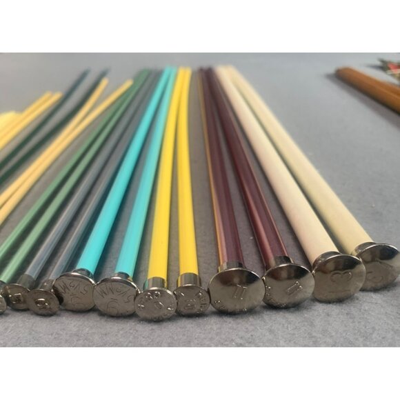 Assorted Knitting Needles Set - Metal & Plastic - Various Sizes & Colors - Craft - Picture 2 of 6